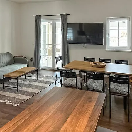 בית נופש 3 Bedroom Amazing In