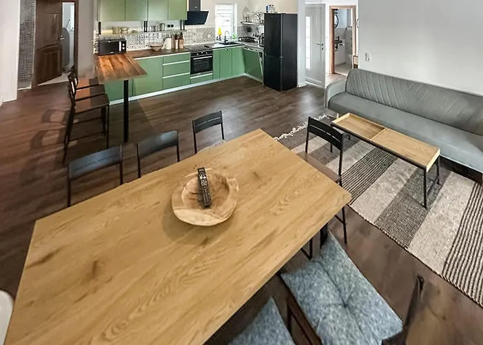 3 Bedroom Amazing In * אורביץ